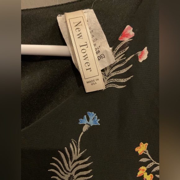 NEW TOWER FLORAL DRESS WITH SHEER SLEEVES - Picture 3 of 7